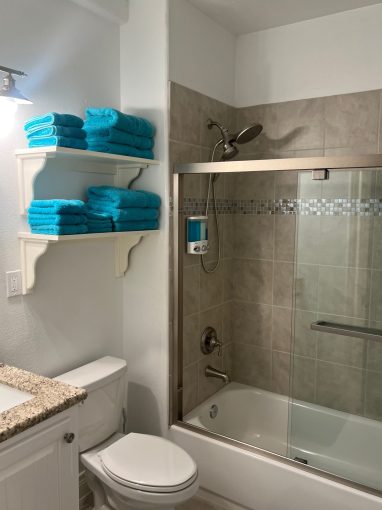 Bunk House Full Bath